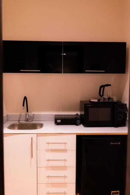 Marron Pharaohs Isis Apartment *